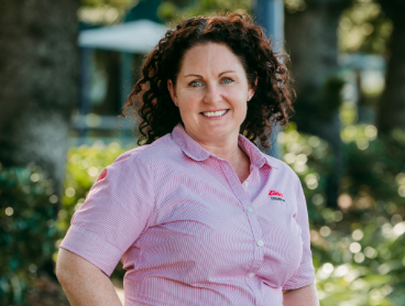 Profile photo of Nicole Hellyer